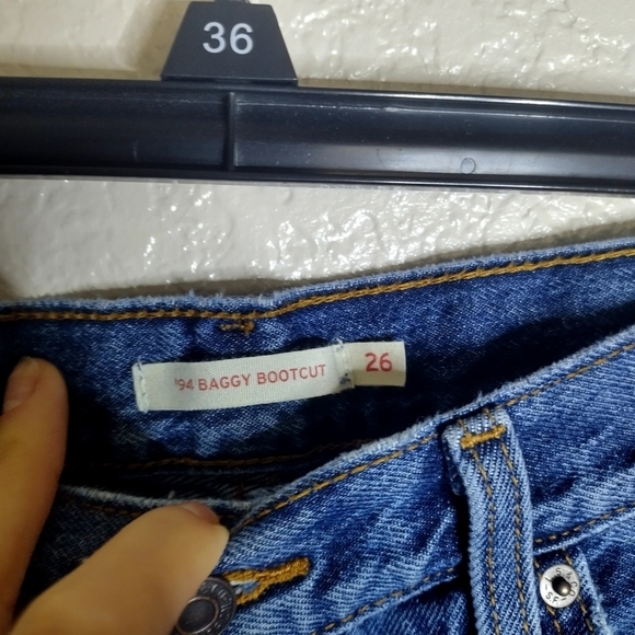 Levi's '94 Baggy Bootcut Distressed Jeans Sz 26 - Picture 5 of 11